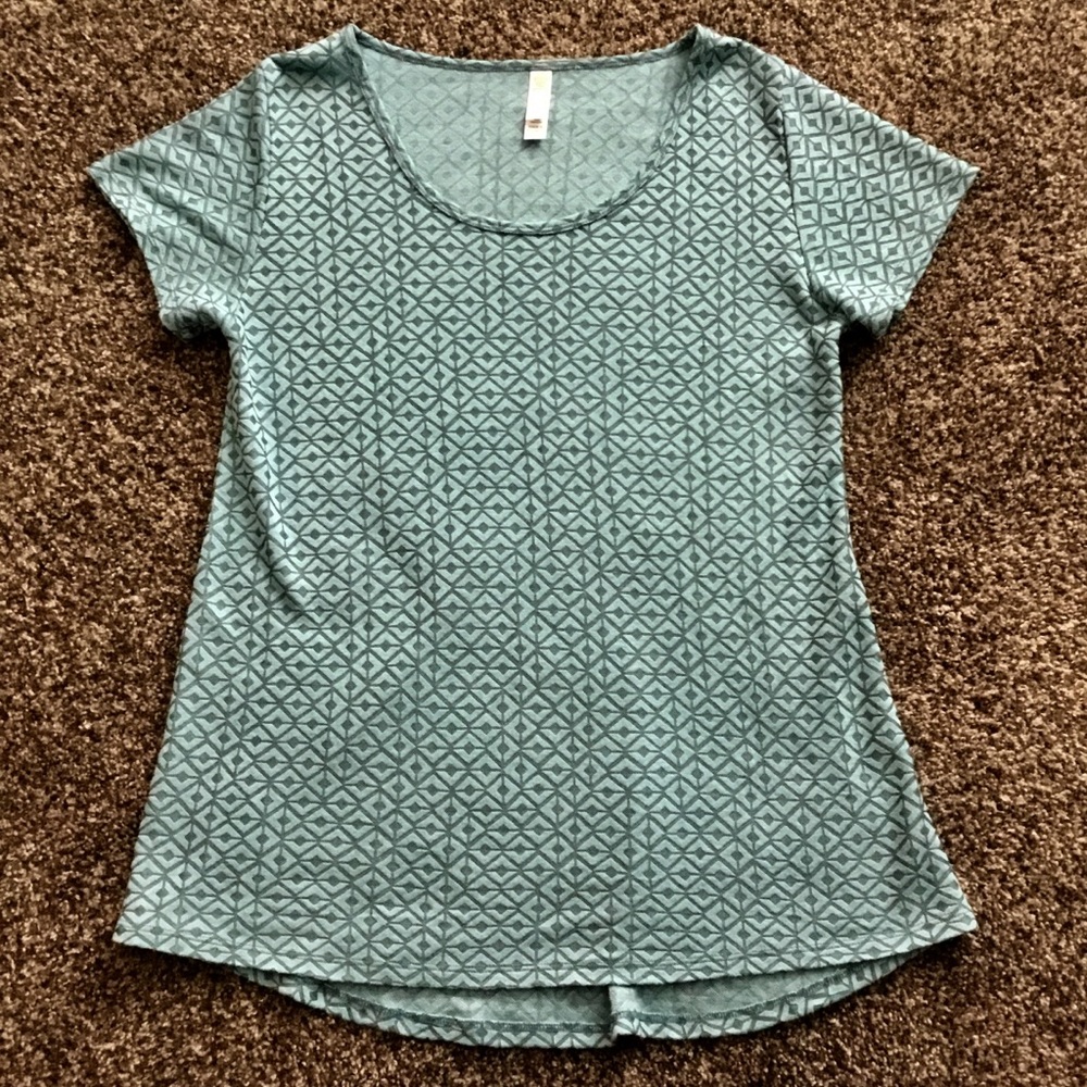 SALE 🎉 LuLaRoe Textured Blue Classic Tee XS
